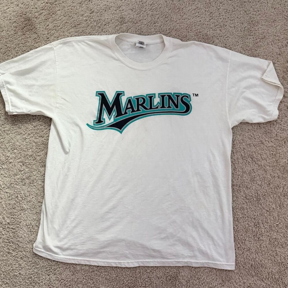 Gildan Men's White T-shirt